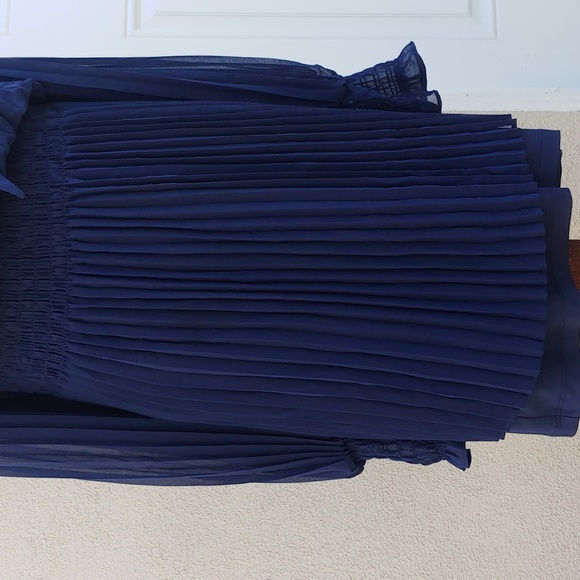 Banana Republic Women's Navy Pleaded Dress -Medium - Picture 6 of 13